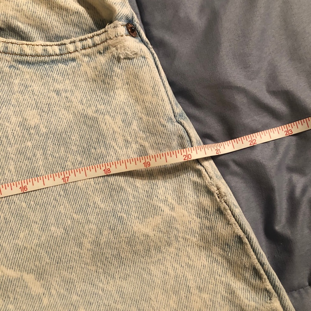Vintage Levi’s orange tab acid wash cut off distressed jean shorts - Picture 7 of 13